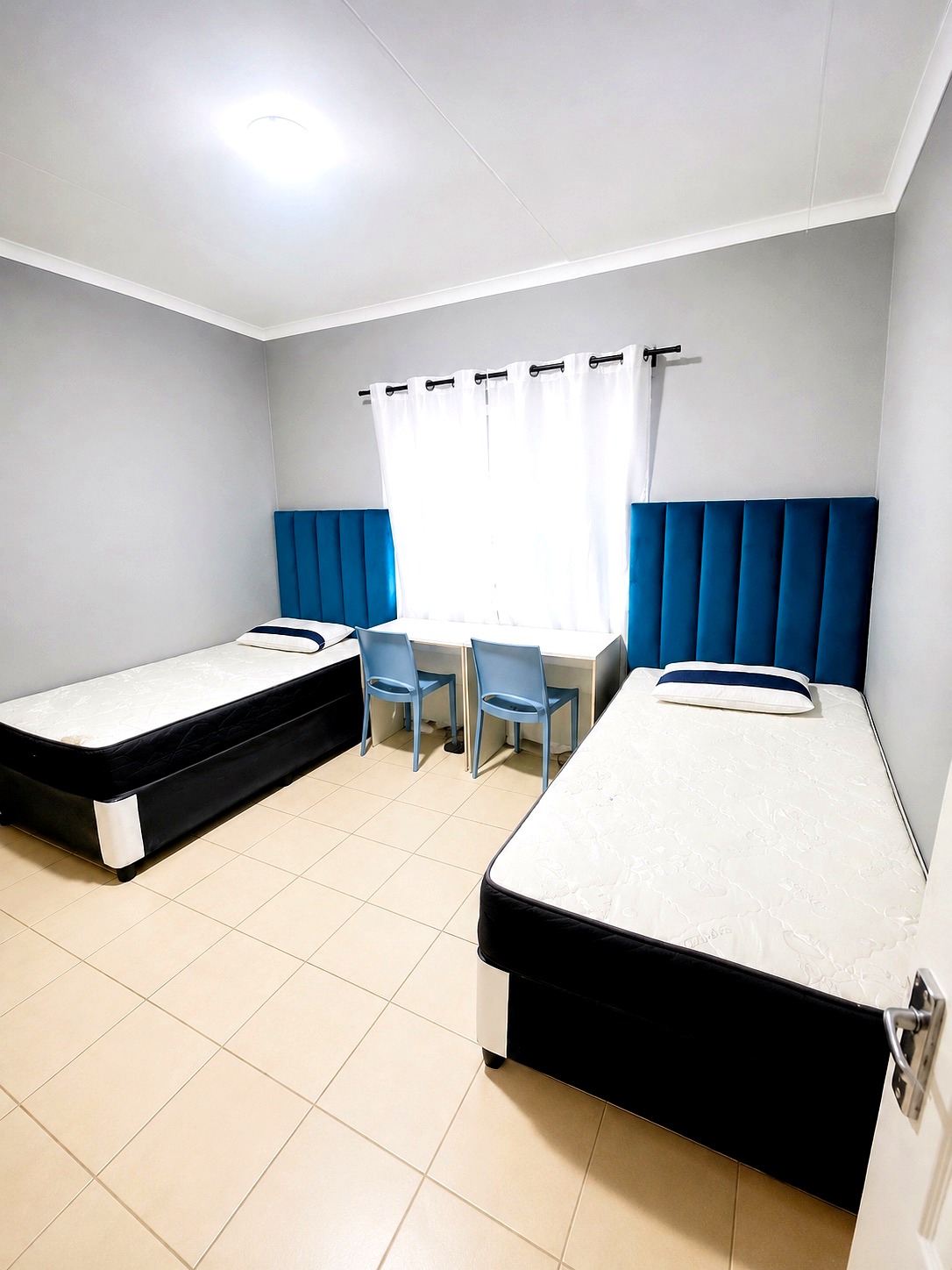 Sharing room